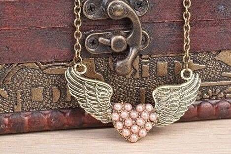 Eye Candy Accessories Spa and Permanent jewelry