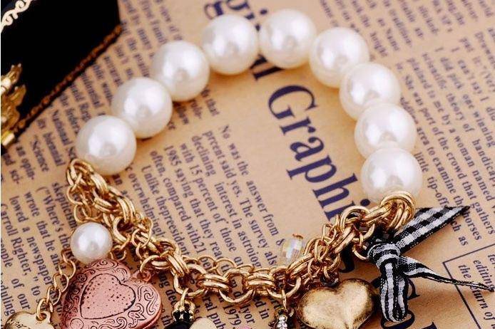 Eye Candy Accessories Spa and Permanent jewelry