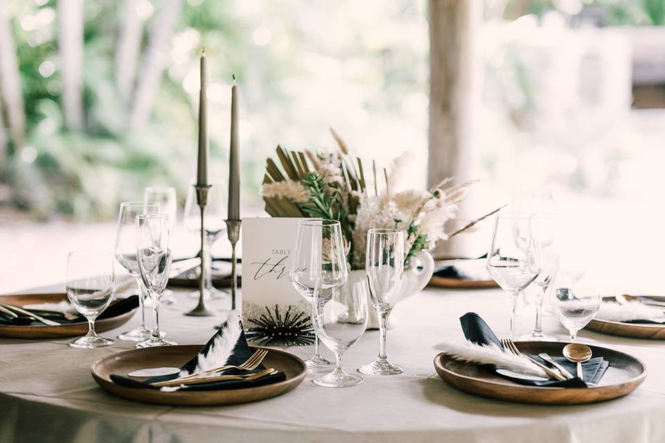 51 Simple Table Decoration Ideas You Can Easily Copy