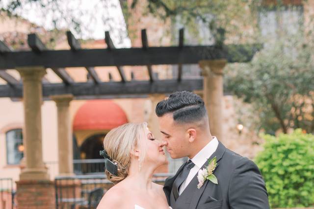 Romantic, Timeless & Editorial