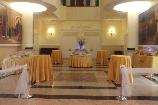 Wyndham Garden Baronne Plaza