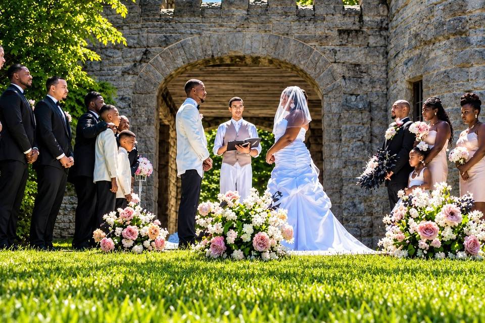 Wedding_ceremony_square_2000px.jpg