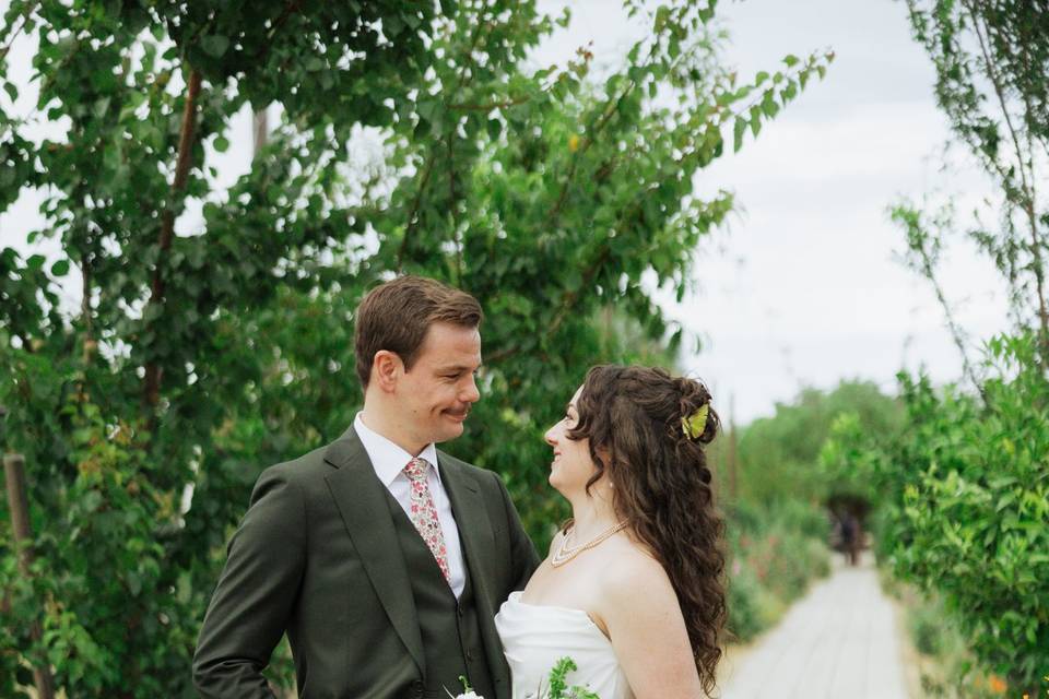 Https://cdNewly-wed portraits.