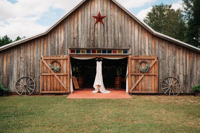 Daughter's Barn at Cedar Ridge