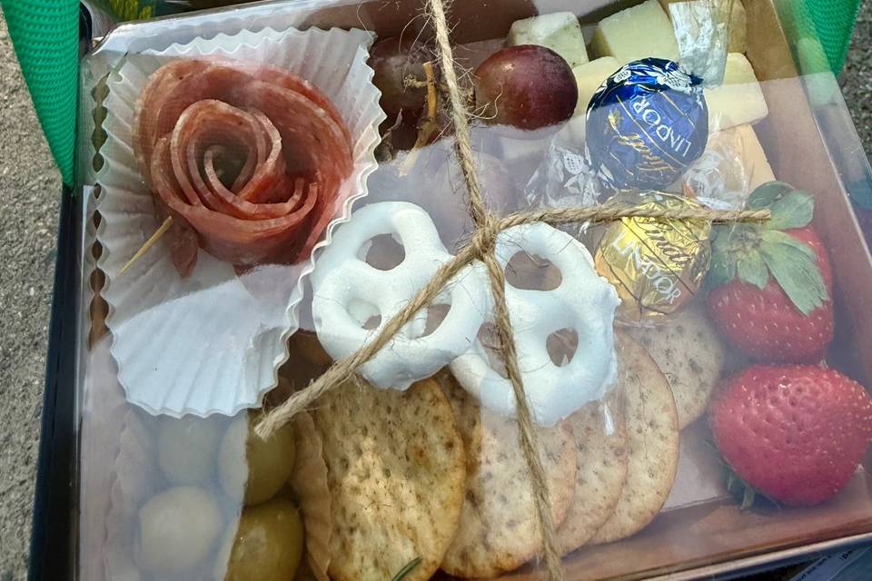 Charcuterie box