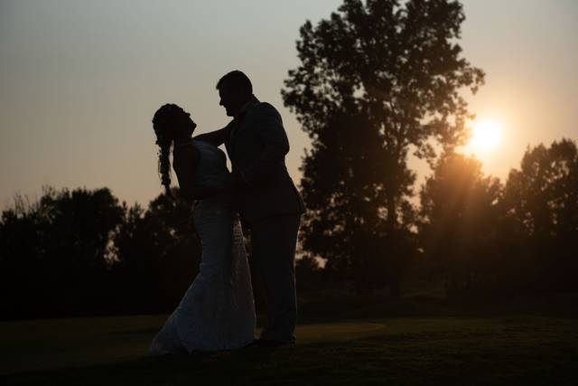 A romantic silhouette captured