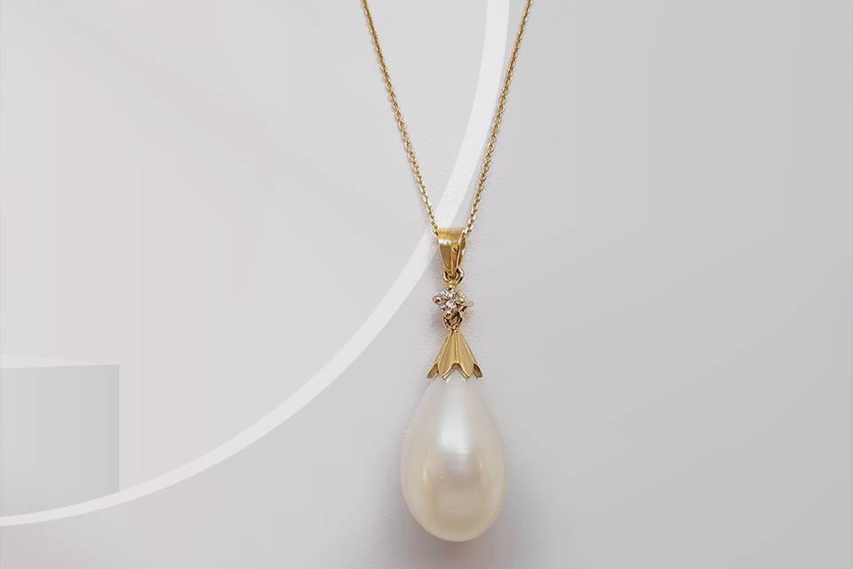 Custom-pearl-necklace.png