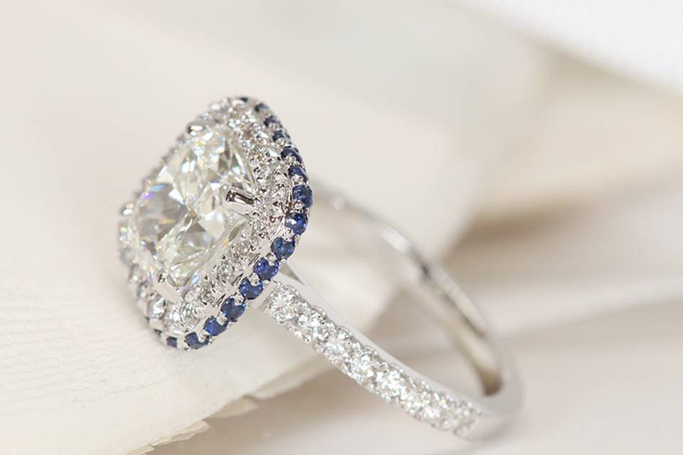 Hidden-sapphire-halo-ring_01.png
