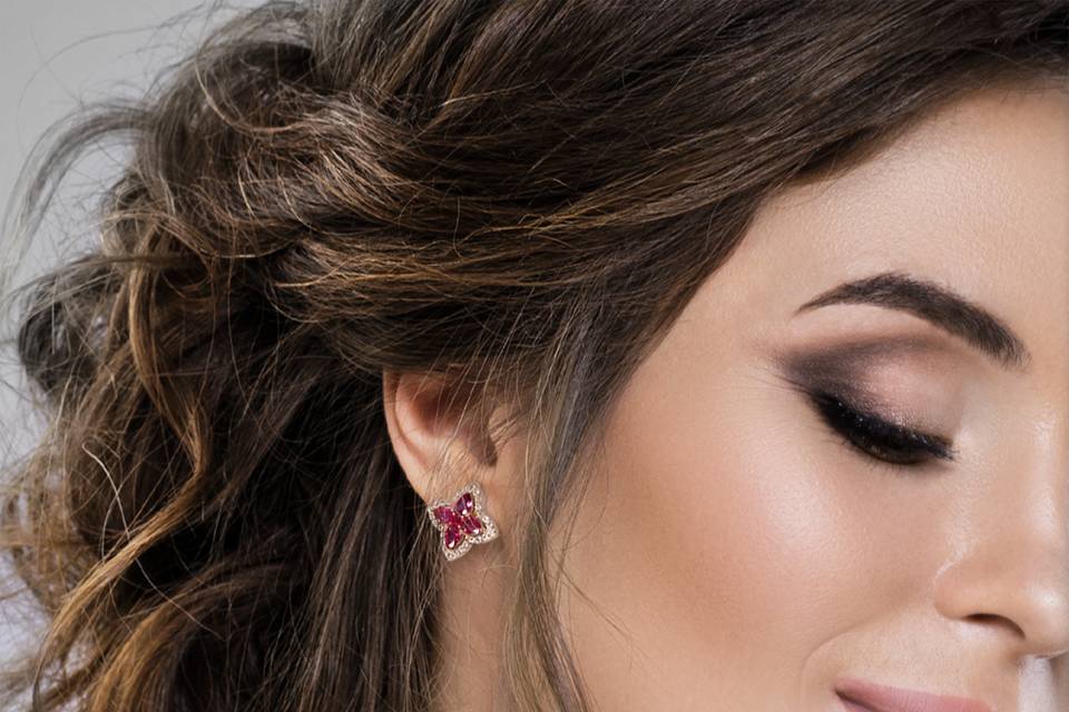 Pear-cut-ruby-earrings_01.png