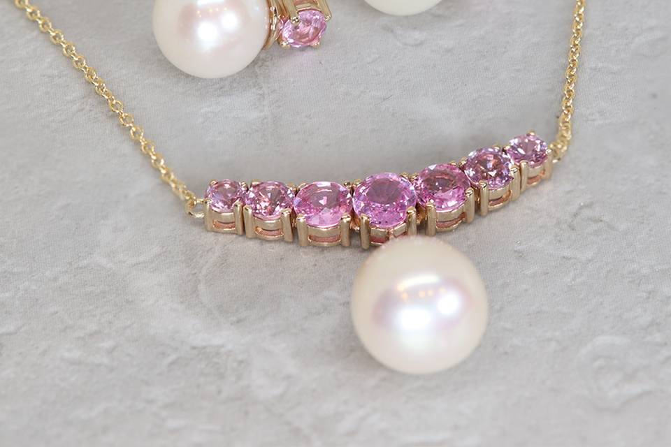 Pink-sapphire-and-pearls-set_01.png