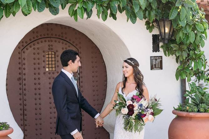 Casa Romantica San Clemente, lynne lucente floral design, miss hayley paige,24 carrots catering, events by katherine, camryn clair photography