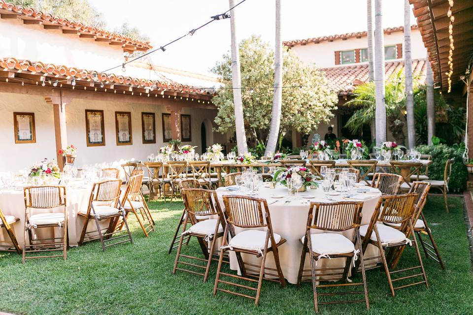 Casa Romantica San Clemente, lynne lucente floral design, miss hayley paige,24 carrots catering, events by katherine, camryn clair photography