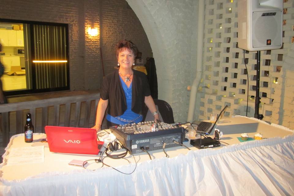 DJ Susan Voss