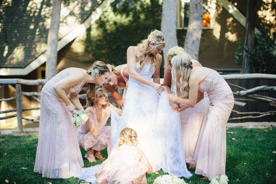 The bride with her bridesmaids