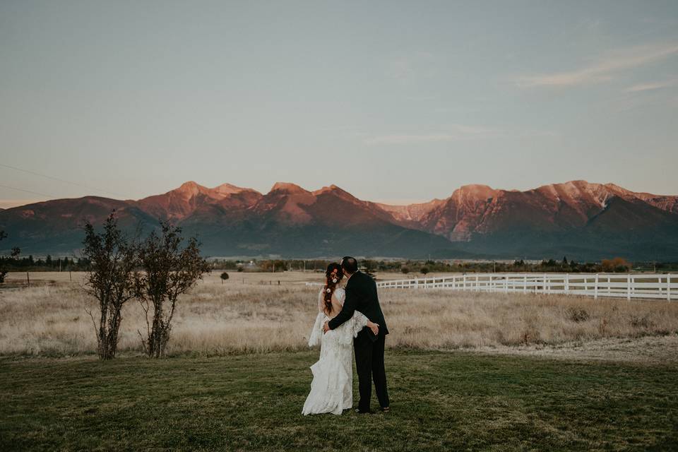 Rugged Horizon Barn Weddings