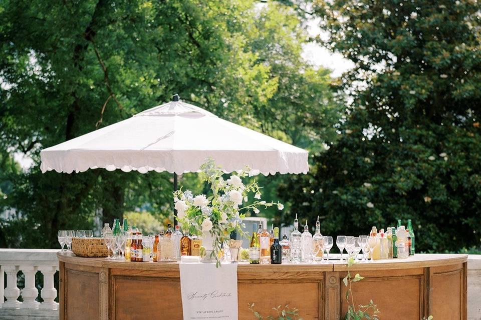 Natural Wood Cocktail Bar