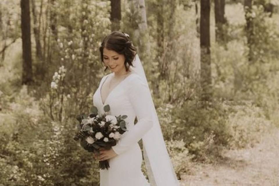 Bridal hairstyle and makeup