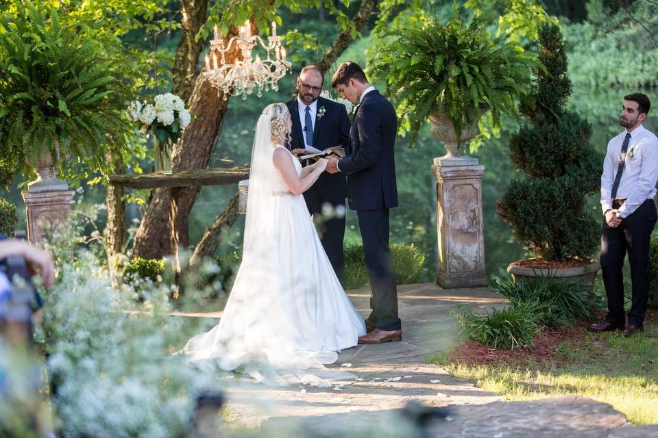 Exchanging wedding rings