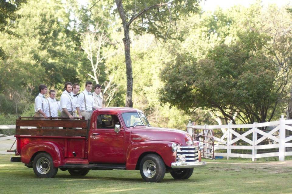 Mini truck for the groomsmen