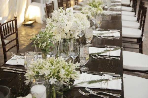 Long table setting