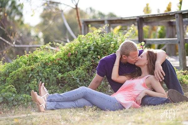 Engagement Photos in Jupiter by South Florida Wedding Photographer Jemma Coleman Photography -- http://jemmacoleman.com