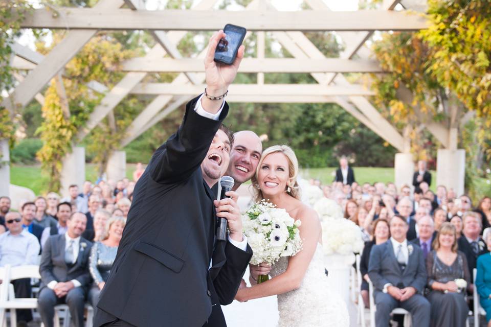 Bride and Groom doing a selfee