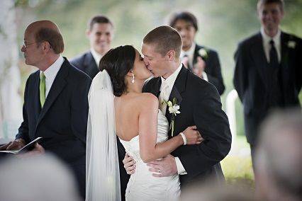 Couple kiss