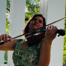 Ellie 🎻
