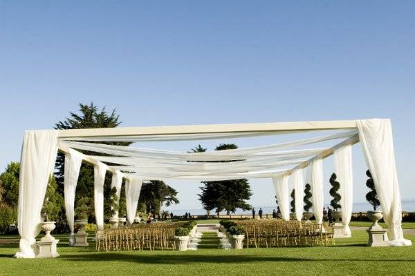 Wedding Ceremony Design By: La Fete Weddings
Photo by: BB Photography