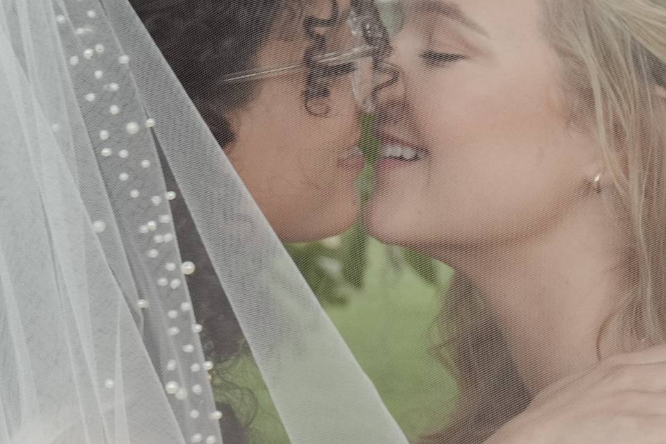Brides with veil