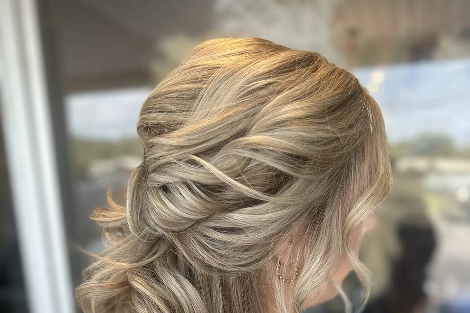 Hair By Lindsay Baxter