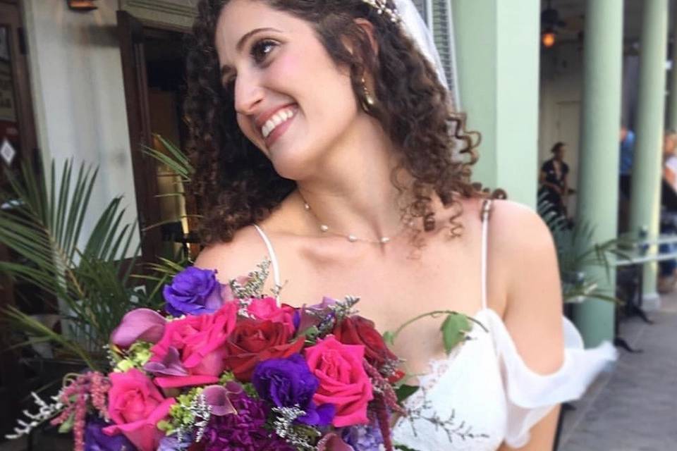 Curly bride hair and makeup.