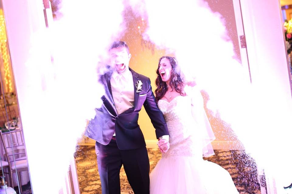Newlyweds CO2 Cannon FX!