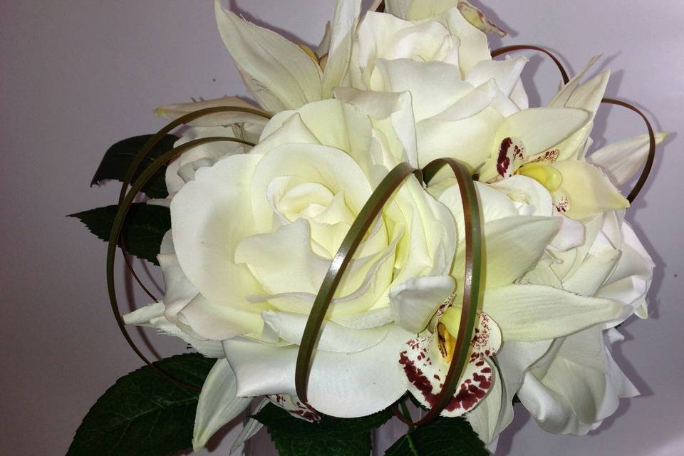 We can reproduce bridal bouquets. This is an example of our work.