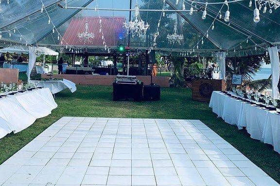 CLEAR TENT