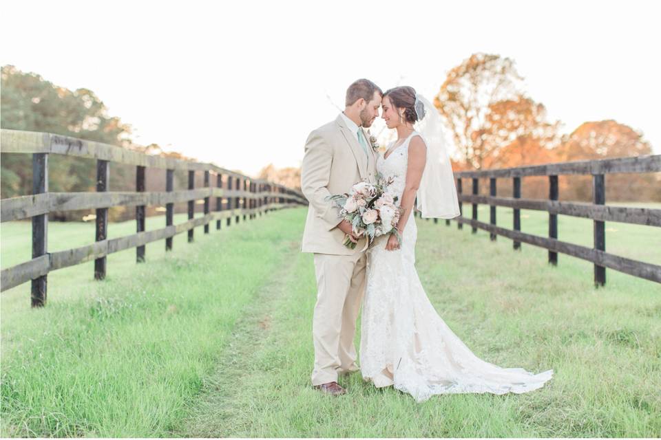 Kiss under the arch