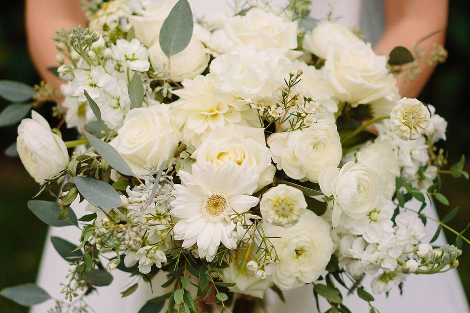 White bridal bouquet