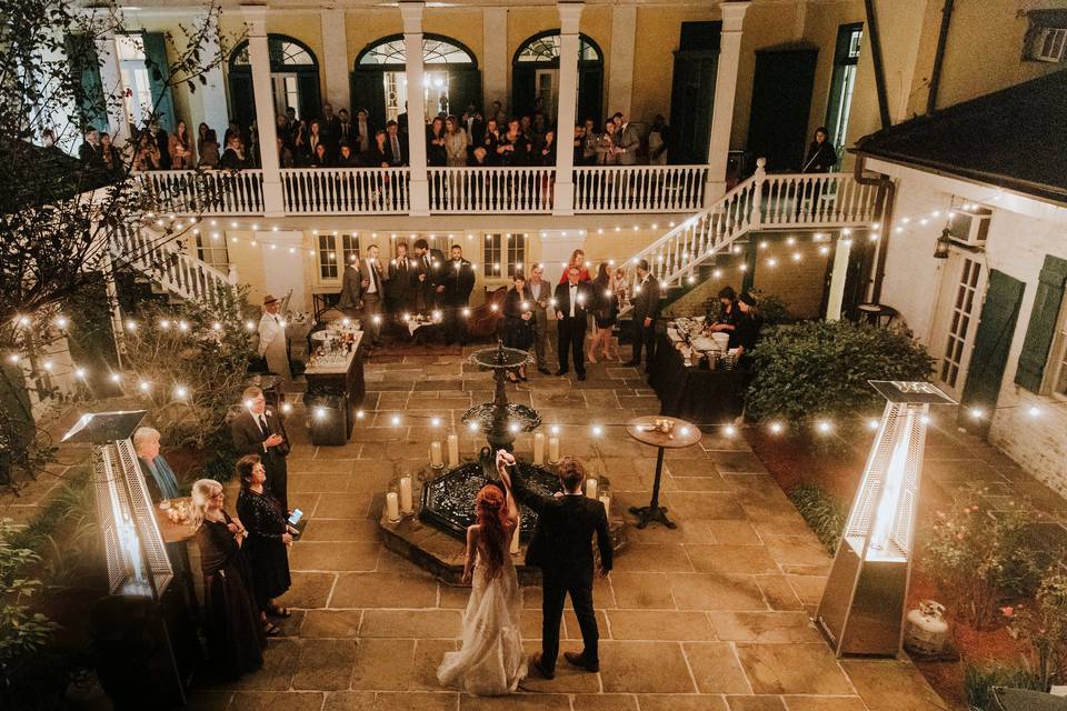 Bouquet toss