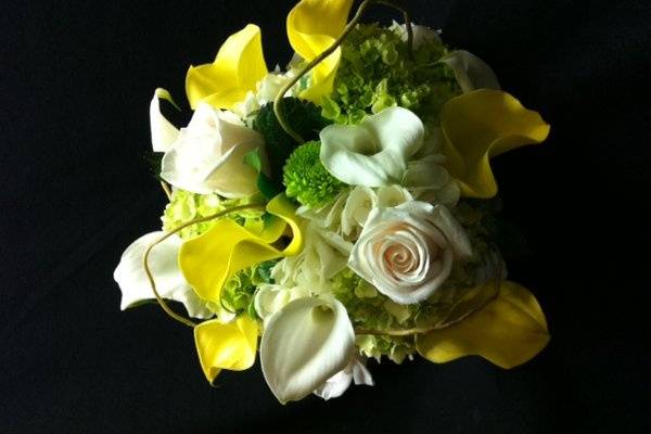 White and yellow bouquet