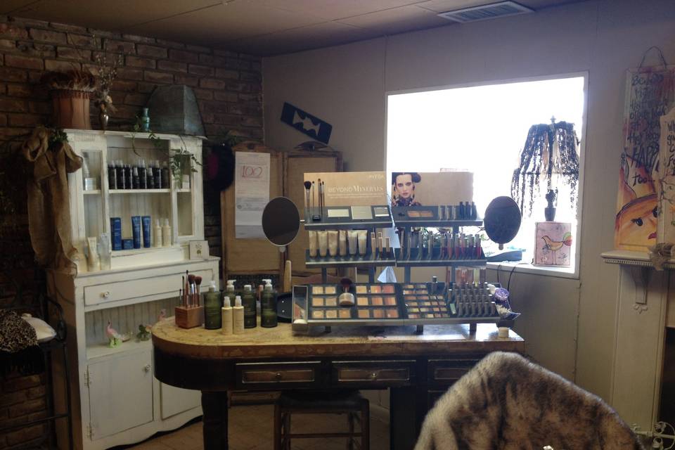 Loletah's VIP Salon