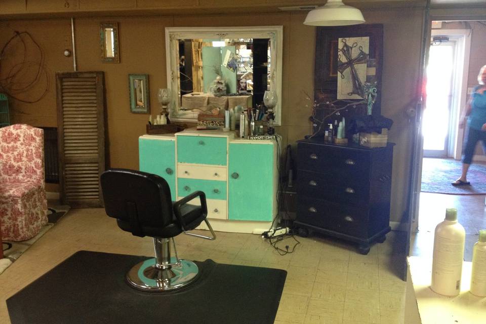 Loletah's VIP Salon