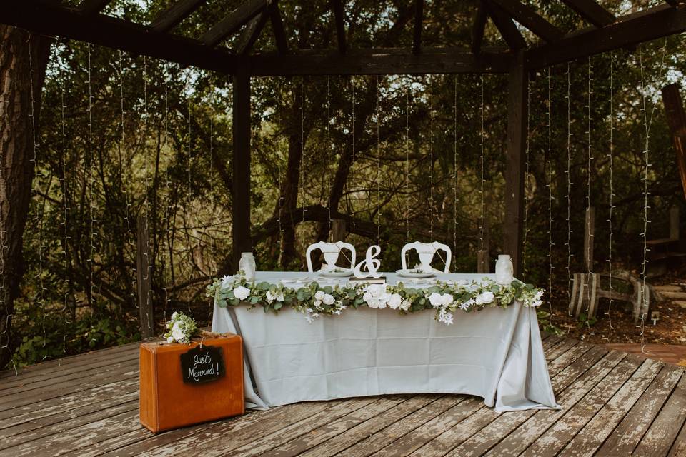 Sweetheart table