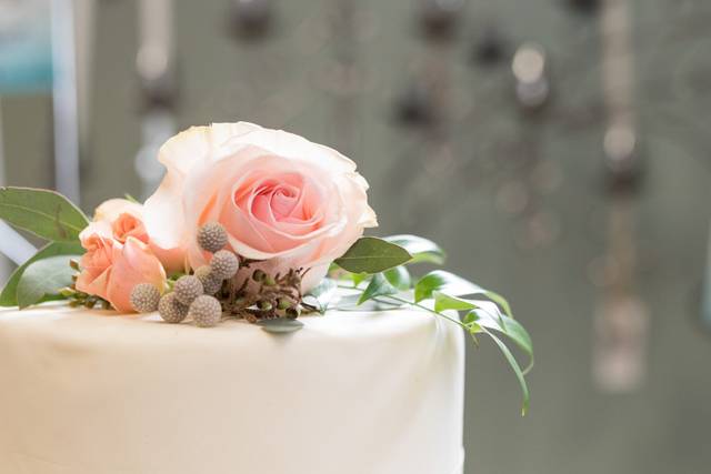Peach cake flowers