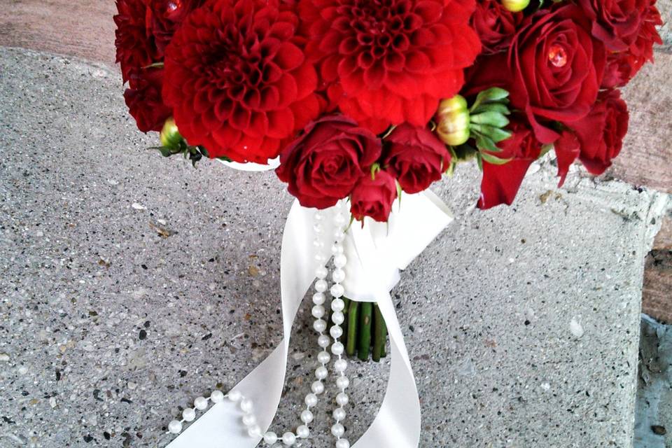 Red flower bouquet