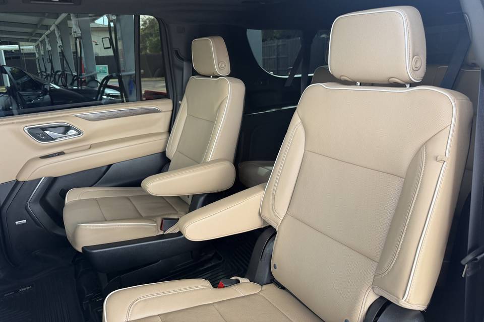Getaway SUV Interior(Suburban)