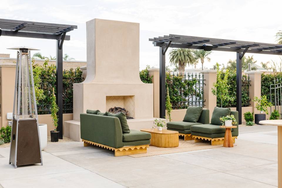 Courtyard Lounge at Palomino