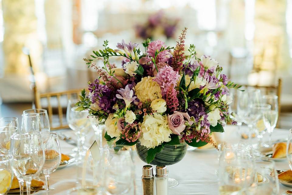 Floral table centerpiece