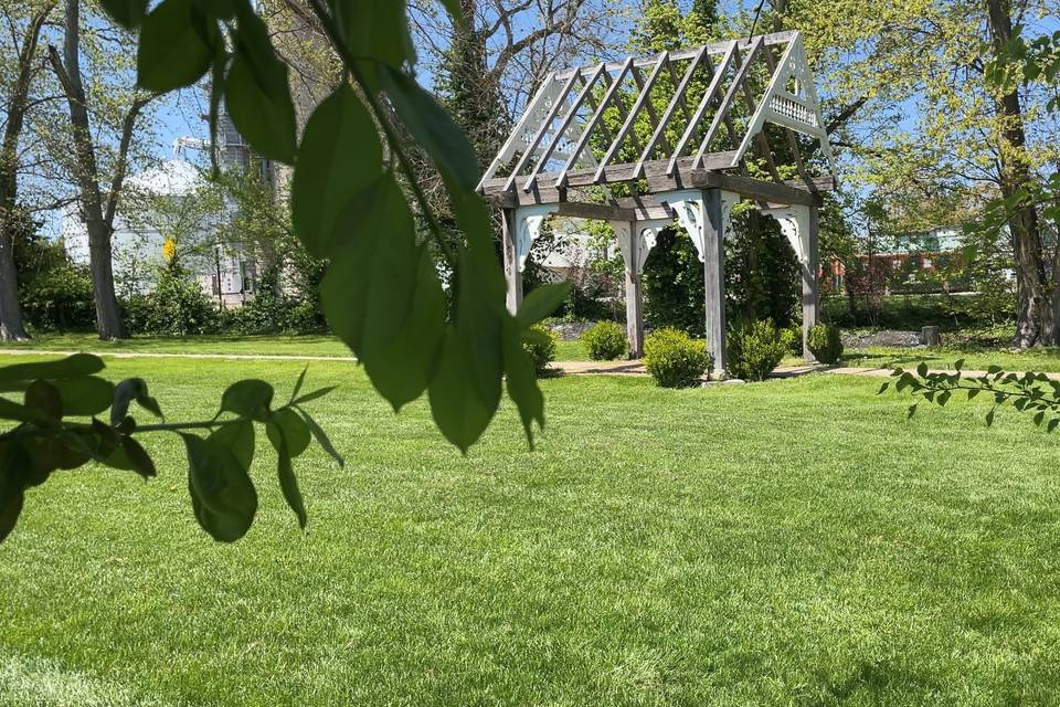 Romantic ceremony space