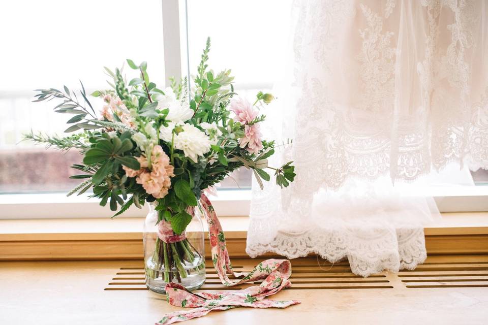 Linen, breeze, and beautiful bouquet