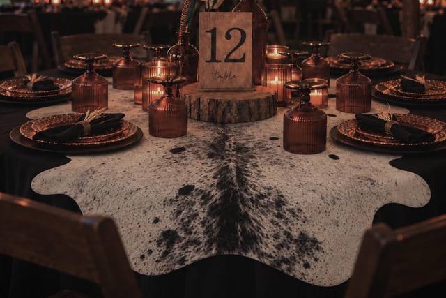 TheKnot_Table_12.jpg